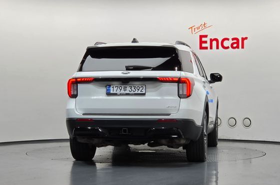Ford Explorer 2.3 ST-Line 4WD — пробег 27 569 км — фото 4 из 5