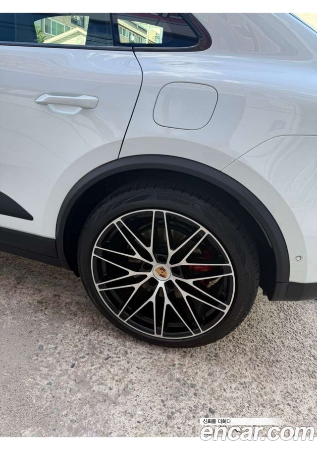Porsche Macan 4S — пробег 12 000 км — фото 4 из 5