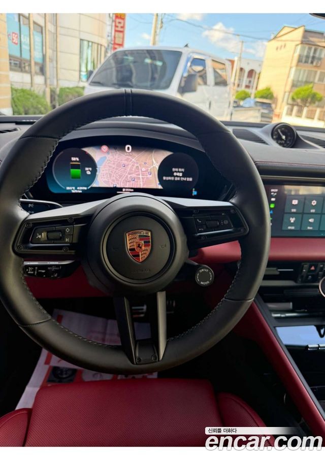Porsche Macan 4S — пробег 12 000 км — фото 5 из 5