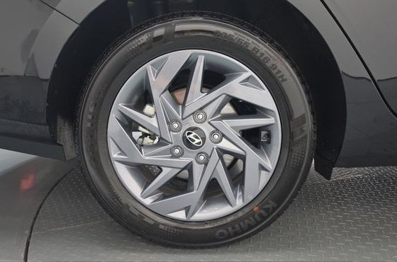 Hyundai AVANTE 1.6 Modern — пробег 2 210 км — фото 5 из 5