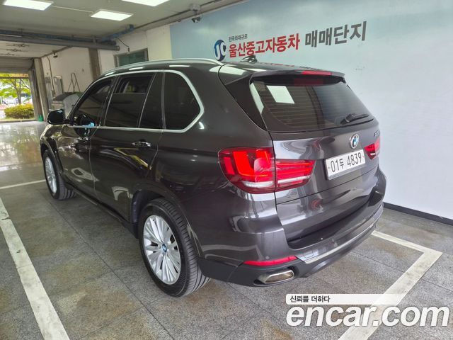 BMW X5 xDrive 30d — пробег 184 513 км — фото 2 из 5