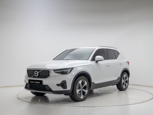 Volvo XC40 B4 Ultra Bright — пробег 8 389 км — фото 1 из 5