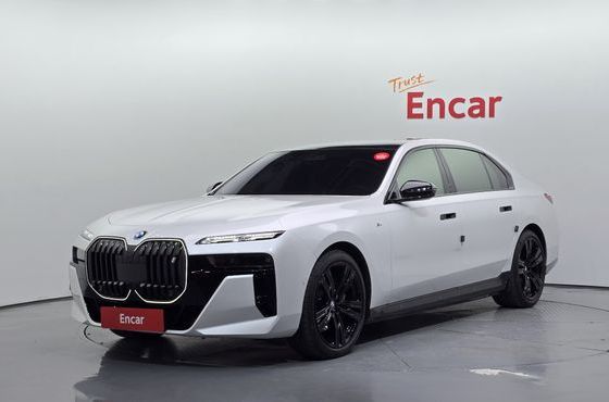 BMW i7 xDrive 60 M sport — пробег 17 800 км — фото 1 из 5