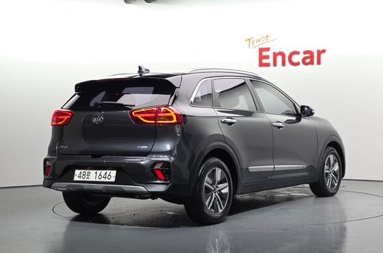 Kia Niro 1.6 HEV Prestige — пробег 64 592 км — фото 2 из 5