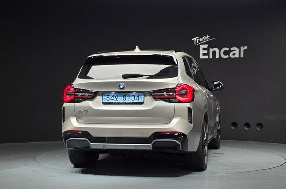 BMW iX3 M Sports — пробег 9 437 км — фото 4 из 5