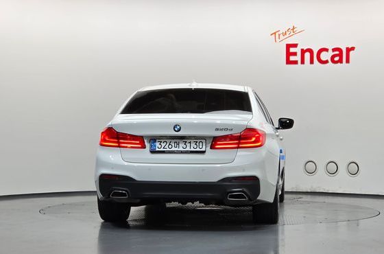 BMW 5-Series 520d M Sport package — пробег 72 765 км — фото 4 из 5