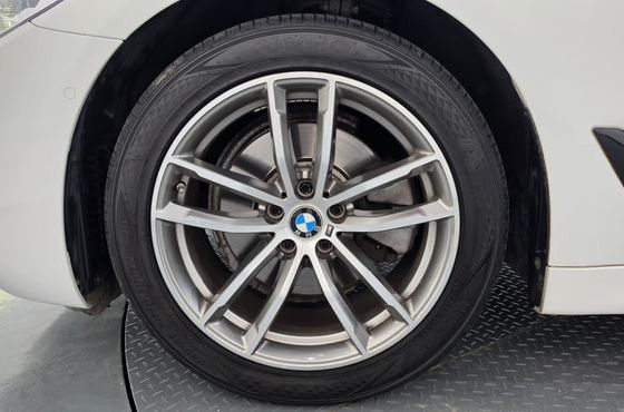 BMW 5-Series 520d M Sport package — пробег 72 765 км — фото 5 из 5
