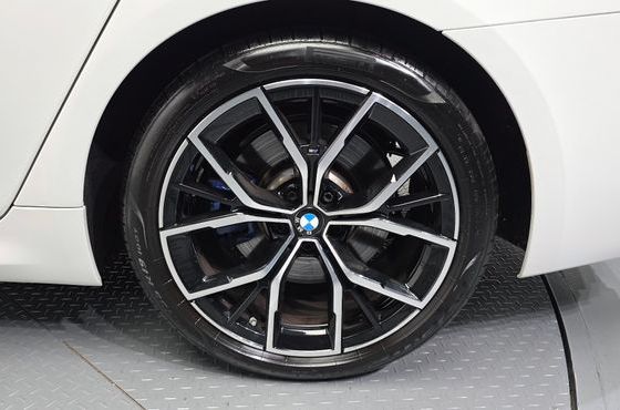BMW 5-Series 530i xDrive M Sport Package — пробег 21 338 км — фото 5 из 5