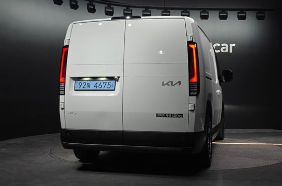 Kia PV5 Cargo Long Long Range Basic — пробег 20 275 км — фото 4 из 5