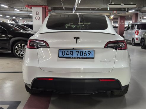 Tesla Model Y Long Range AWD — пробег 90 157 км — фото 4 из 5