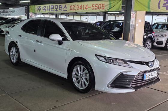 Toyota Camry 2.5 LE Hybrid — пробег 35 900 км — фото 3 из 5