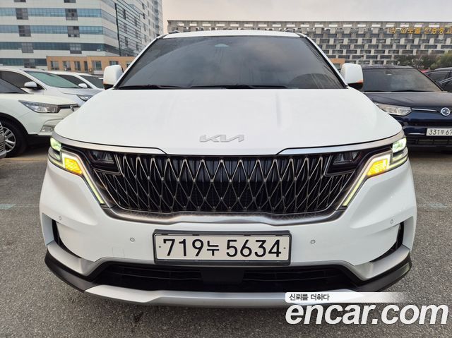 Kia Carnival Diesel 11-Seater Prestige — пробег 47 690 км — фото 1 из 5