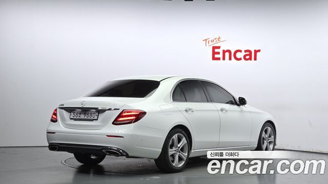 Mercedes-Benz E-Class из Кореи Encar