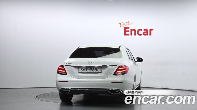 Mercedes-Benz E-Class из Кореи Encar