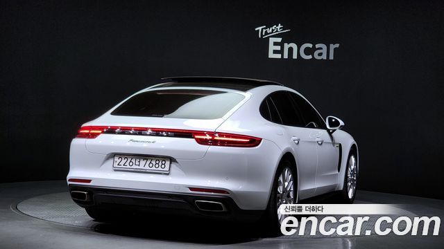 Porsche Panamera 2.9 AWD E-Hybrid — пробег 55 614 км — фото 2 из 5