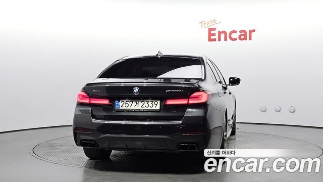 BMW 5-Series M550i xDrive — пробег 176 113 км — фото 4 из 5