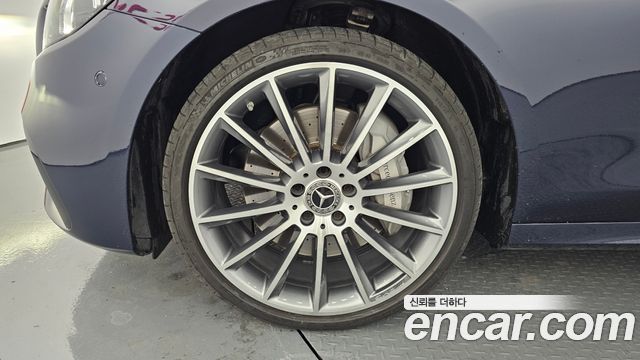Mercedes-Benz E-Class E350 4MATIC AMG Line Edition — пробег 59 554 км — фото 5 из 5