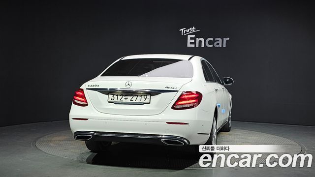 Mercedes-Benz E-Class E220d 4MATIC Exclusive — пробег 115 651 км — фото 4 из 5