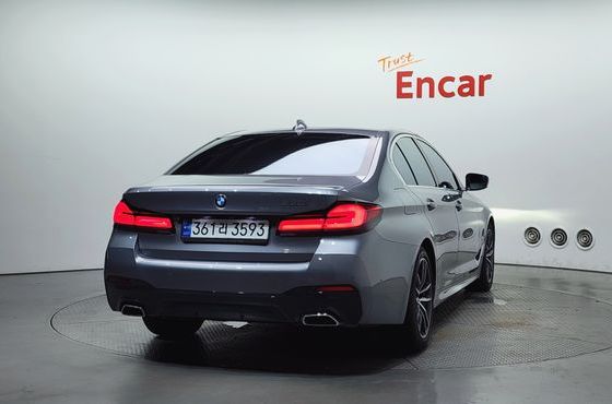 BMW 5-Series 520i M Sport — пробег 51 198 км — фото 4 из 5