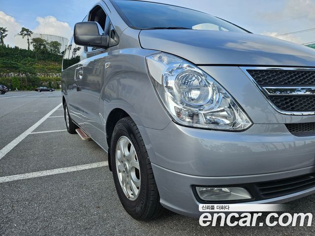 Hyundai Starex 12-Seater Wagon CVX Luxury — пробег 135 325 км — фото 2 из 5