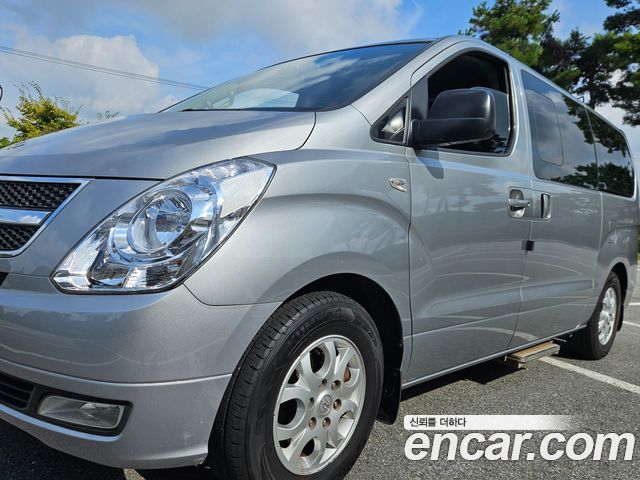 Hyundai Starex 12-Seater Wagon CVX Luxury — пробег 135 325 км — фото 3 из 5