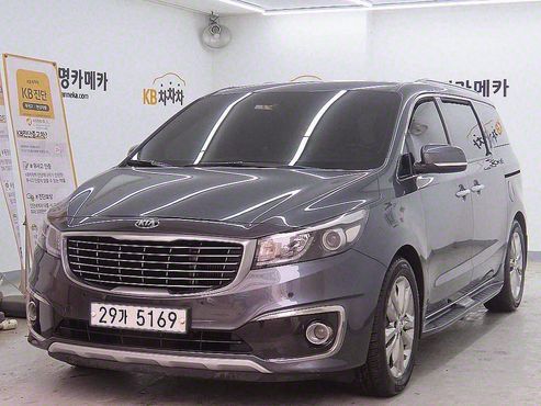 Kia Carnival 7-seater Limousine VIP — пробег 182 536 км — фото 2 из 5