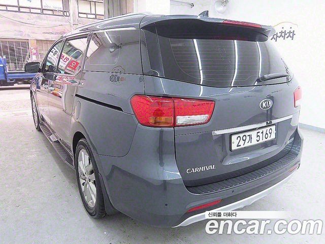 Kia Carnival 7-seater Limousine VIP — пробег 182 536 км — фото 4 из 5