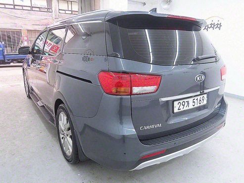 Kia Carnival 7-seater Limousine VIP — пробег 182 536 км — фото 4 из 5