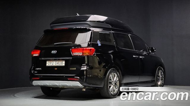 Kia Carnival 7-seater Hi-limousine VIP — пробег 182 892 км — фото 2 из 5