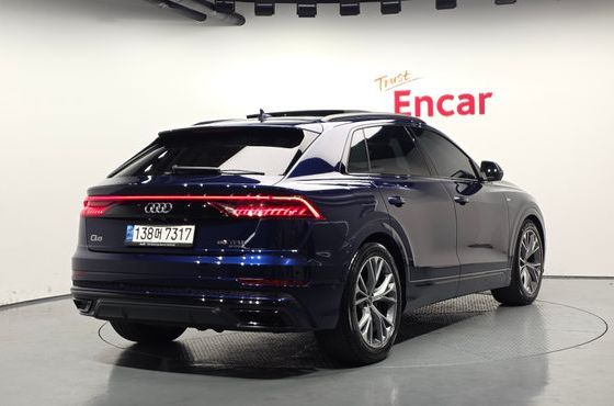 Audi Q8 55 TFSI Quattro Premium — пробег 43 218 км — фото 2 из 5