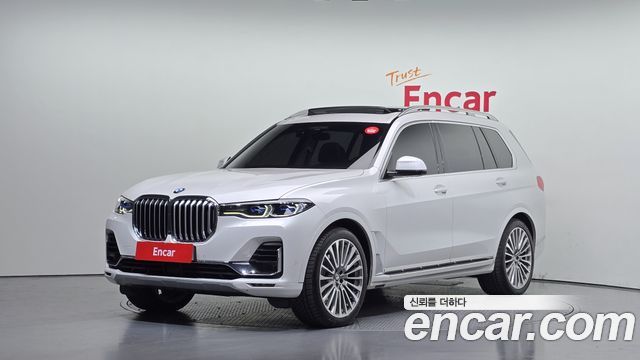BMW X7 xDrive 40i Design Pure Excellence 7-Seater — пробег 106 473 км — фото 1 из 5