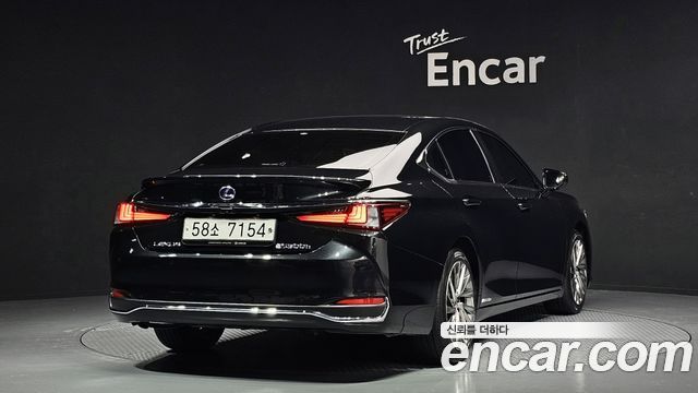 Lexus ES Executive — пробег 97 541 км — фото 2 из 5
