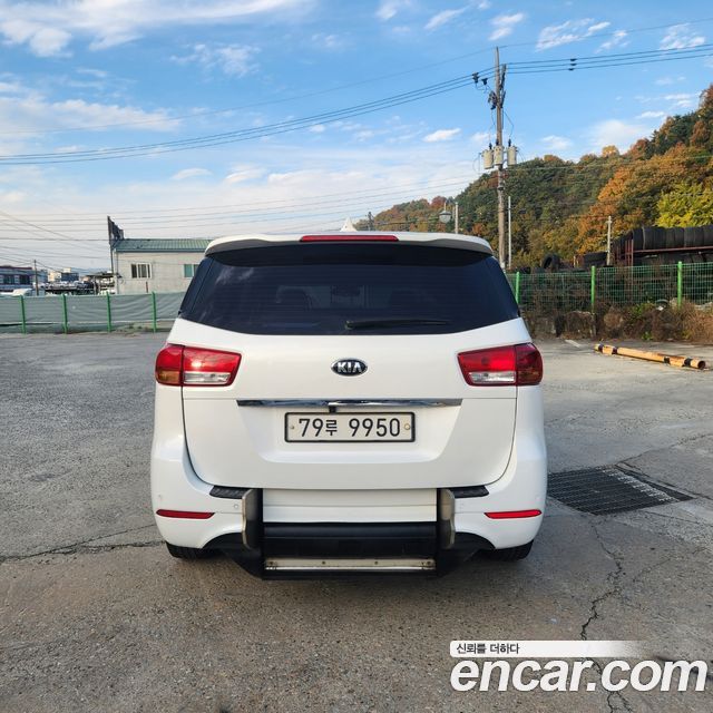 Kia Carnival 6-seater Wheelchair lift — пробег 245 165 км — фото 4 из 5