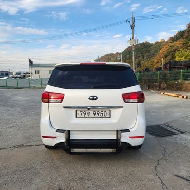 Kia Carnival 6-seater Wheelchair lift — пробег 245 165 км — фото 4 из 5