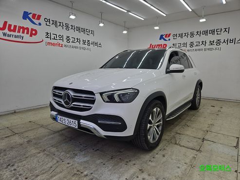 Mercedes-Benz GLE-Class GLE300d 4MATIC — пробег 106 700 км — фото 1 из 5