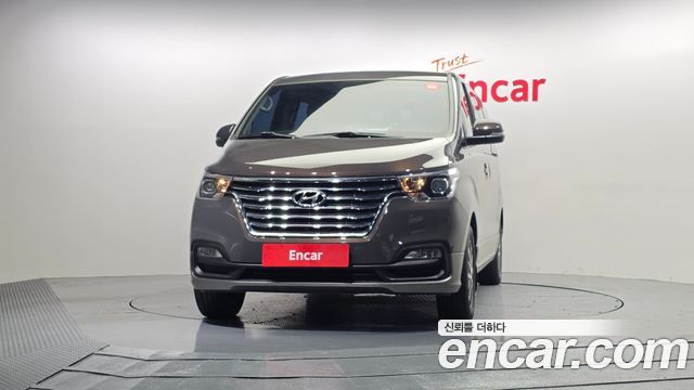 Hyundai Starex Urban 9-Seater Exclusive — пробег 41 050 км — фото 3 из 5