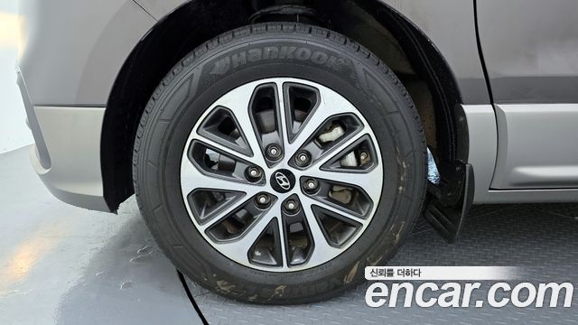 Hyundai Starex Urban 9-Seater Exclusive — пробег 41 050 км — фото 5 из 5