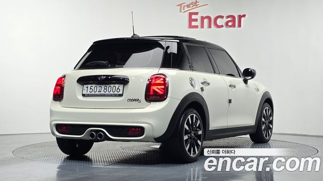 Mini Cooper 5Door HIGH 3rd — пробег 16 445 км — фото 2 из 5
