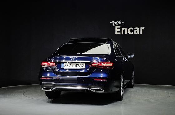Mercedes-Benz E-Class E350 4MATIC AMG Line Edition — пробег 54 865 км — фото 4 из 5