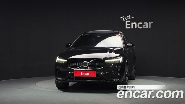 Volvo XC60 B6 R-Design — пробег 33 635 км — фото 3 из 5