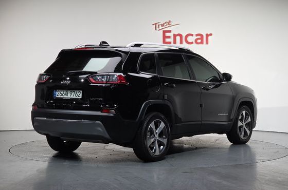 Jeep Cherokee 2.4 Limited 2WD — пробег 42 599 км — фото 2 из 5