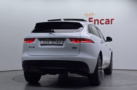 Jaguar F-PACE 20d R-Sport — пробег 124 460 км — фото 4 из 5