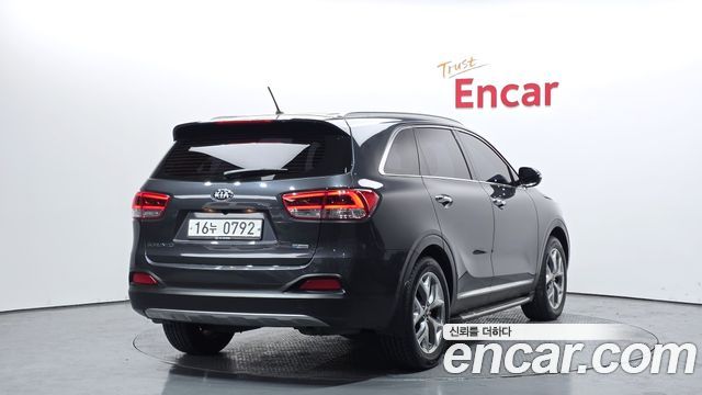 Kia Sorento Diesel 2.0 2WD Prestige — пробег 68 033 км — фото 2 из 5