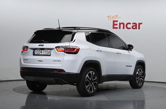 Jeep Compass 2.4 Limitied AWD — пробег 9 991 км — фото 2 из 5