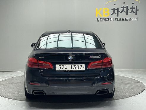 BMW 5-Series M550d xDrive — пробег 106 228 км — фото 4 из 5