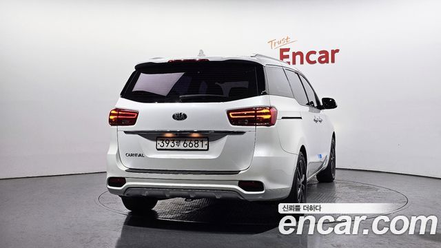 Kia Carnival 9-Seater Noblesse Special — пробег 144 899 км — фото 4 из 5