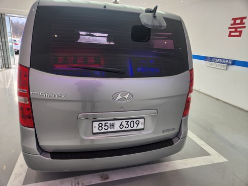 Hyundai Starex 5-Seater VAN CVX Luxury — пробег 72 248 км — фото 4 из 5