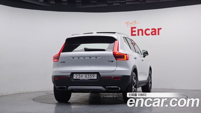 Volvo XC40 T4 Inscription — пробег 25 367 км — фото 4 из 5
