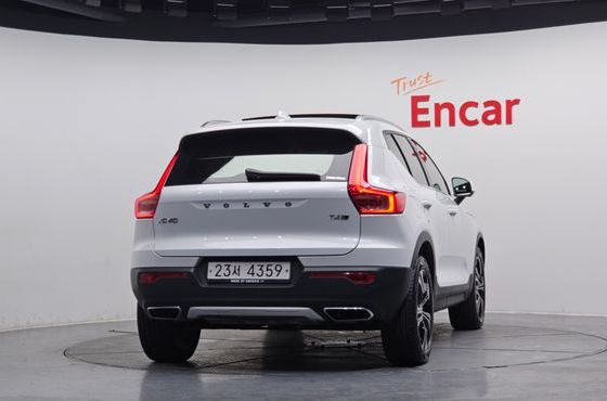 Volvo XC40 T4 Inscription — пробег 25 367 км — фото 4 из 5