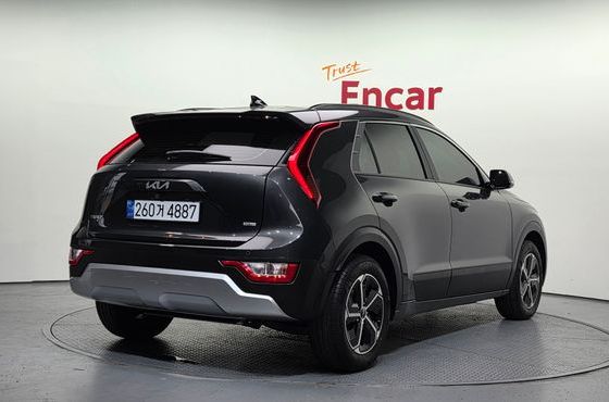 Kia Niro Trendy — пробег 8 796 км — фото 2 из 5